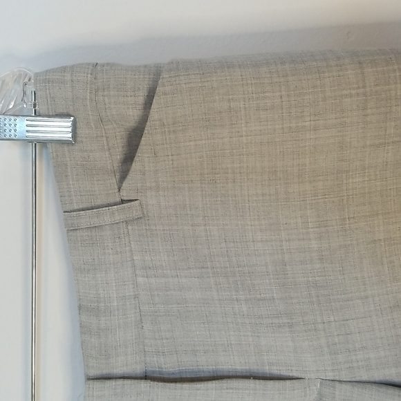 Express Design Studio Editor gray Bermuda style pants size 10 EUC - Picture 2 of 6